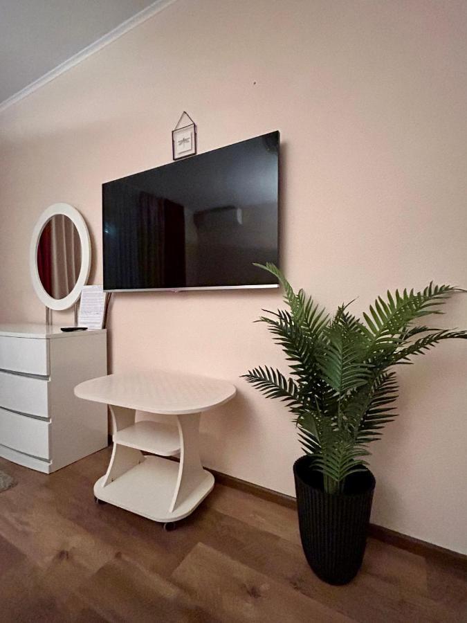 1 Поверх Ж К Паркові Озера Метро Дарниця Apartment เคียฟ ภายนอก รูปภาพ