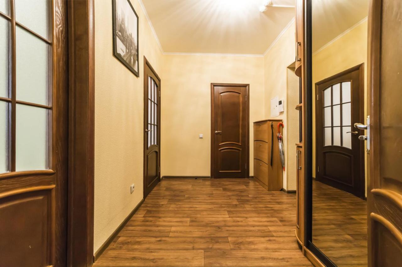 1 Поверх Ж К Паркові Озера Метро Дарниця Apartment เคียฟ ภายนอก รูปภาพ