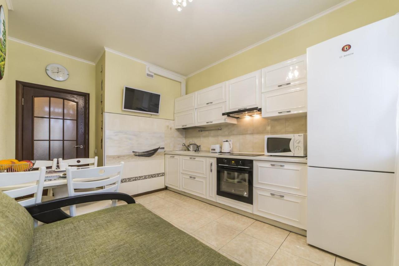 1 Поверх Ж К Паркові Озера Метро Дарниця Apartment เคียฟ ภายนอก รูปภาพ