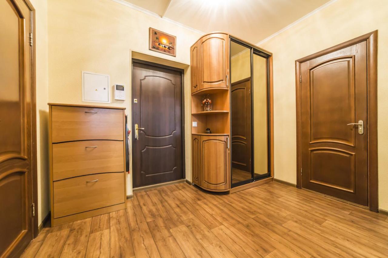 1 Поверх Ж К Паркові Озера Метро Дарниця Apartment เคียฟ ภายนอก รูปภาพ